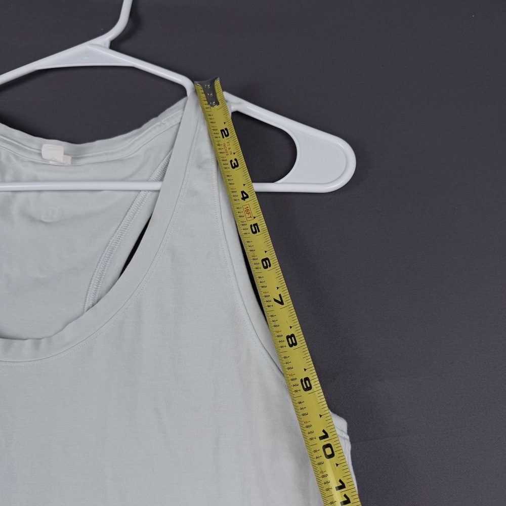 Lululemon Light Gray Racerback Tank Top Scoop Neck Athletic Fit Size 8 - Picture 7 of 9